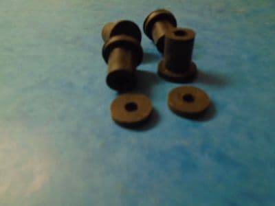 TRIUMPH BATTERY/OIL TANK MOUNTING RUBBER SET F 6673 1966-70 T90 T100 TR6 T120