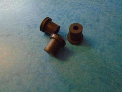 TRIUMPH BATTERY TRAY GROMMET X3 82-6039  1971-83  TR6 T120 TR7 T140V T140E