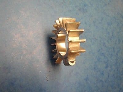 TRIUMPH EXHAUST FINNED CLIP  70-6743 1973-74  500 TR5 TROPHY T100R DAYTONA