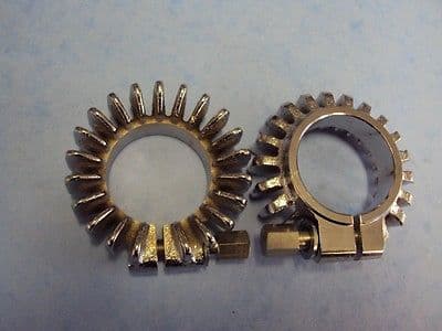 TRIUMPH  FINNED EXHAUST CLAMPS 3TA 5TA TIGER100 T100R DAYTONA 1958-70