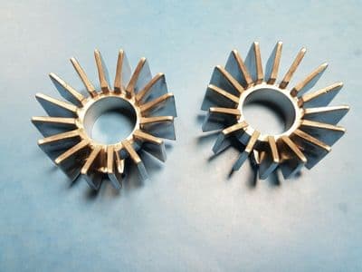 TRIUMPH LARGE FINNED ALLOY EXHAUST CLAMP X2  E 4501S 3TA T90 5TA T100SS T100R 1958-71