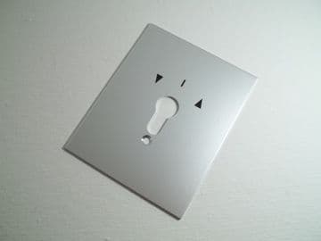 Flush Mount Plate for 32Amp Keyswitches