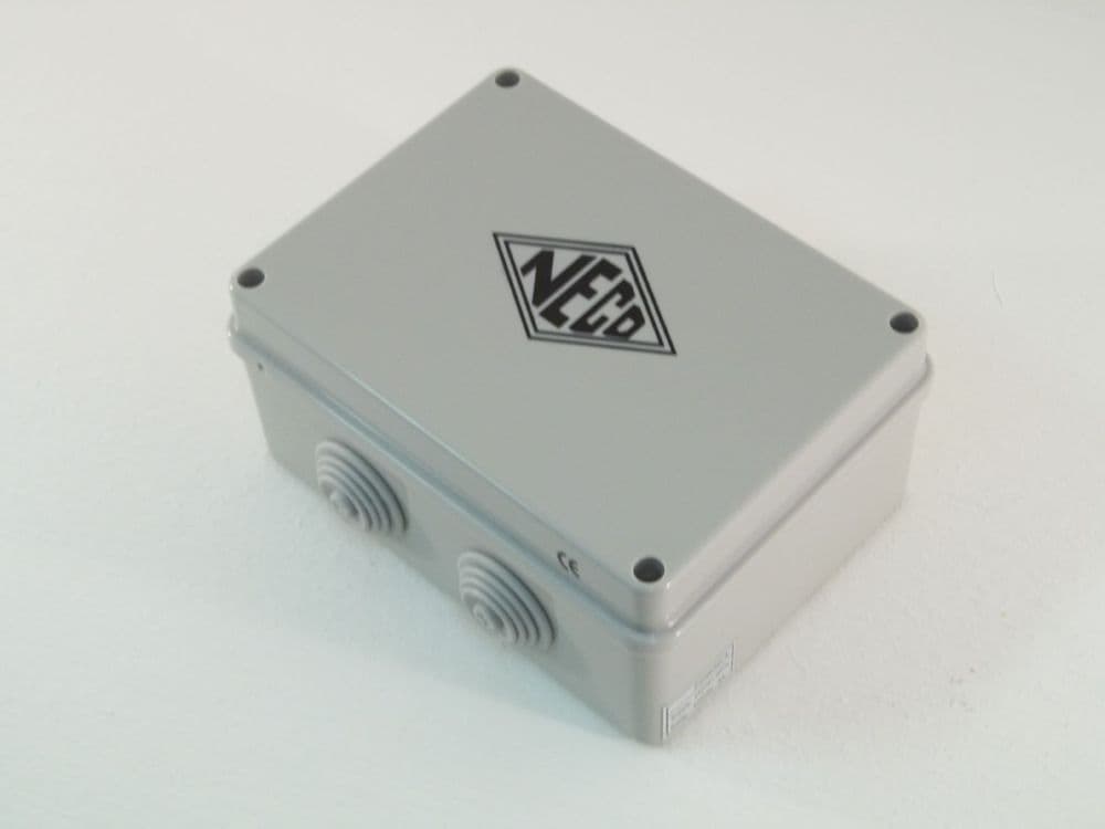 Group Control for operation of up to 4 tube motors from a single ...