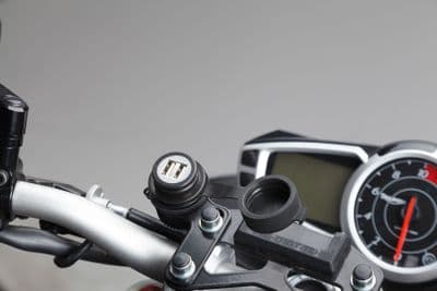 Double USB power port with cable harness 2.000 mA. 12 V. EMA.00.107.11300