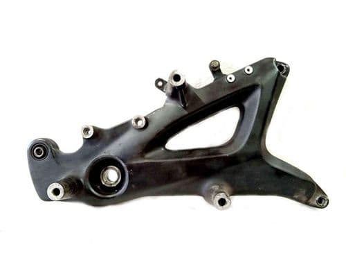 Basculante soporte escape Kawasaki J 300 2014-2018