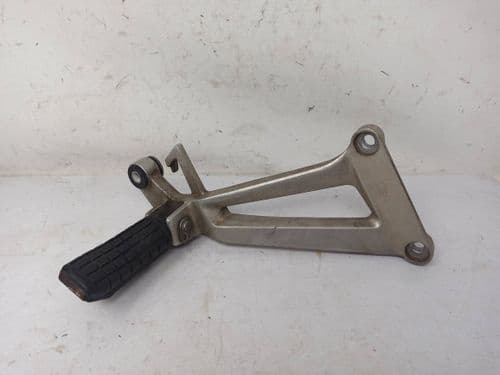 Estribera Trasera Derecha Con Soporte Honda Cbr 125 2004 - 2006
