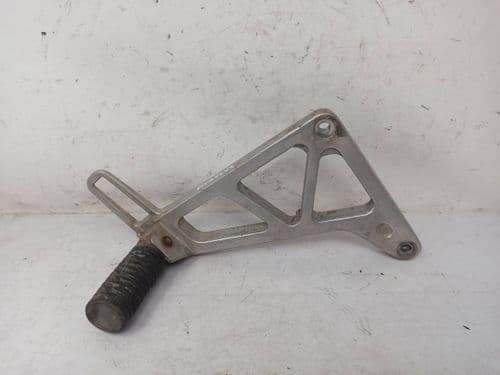 Estribera Trasera Derecha Con Soporte Honda Mtx R 125 1986 - 1994