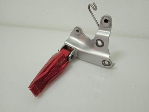 Estribera Trasera Derecha Con Soporte Yamaha Tmax 500 (01-07)
