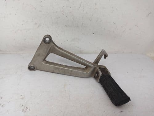 Estribera Trasera Izquierda Con Soporte Honda Cbr 125 2004 - 2006
