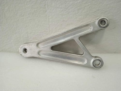 Soporte Estribera Delantera Izquierda Derbi Gpr Racing 50 2004 - 2008