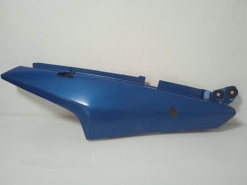 Tapa Bajo Asiento Derecha Suzuki V-Strom 650 2004 - 2006