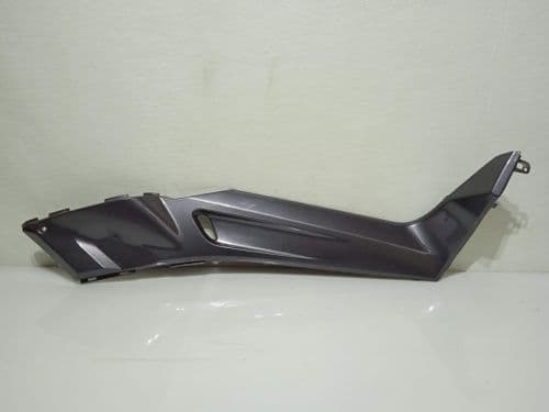 Tapa Bajo Asiento Derecha Yamaha X-Max 125 2005 - 2009