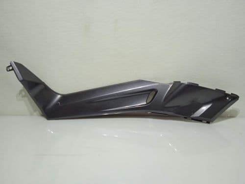 Tapa Bajo Asiento Izquierda Yamaha X-Max 125 2005 - 2009