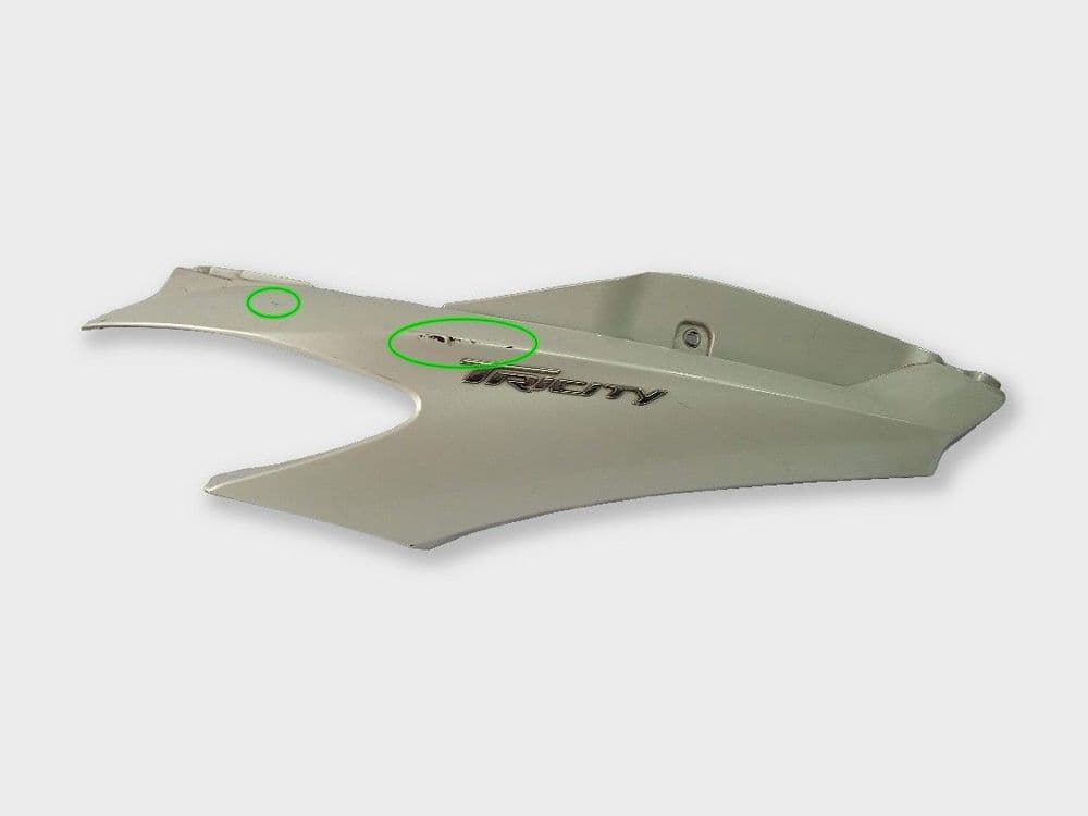 Tapa trasera izquierda Yamaha Tricity 125 (2014-2016)