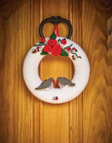 Sirdar Christmas Robin Festive Wreath Crochet Pattern in DK - 10656 PDF DOWNLOAD