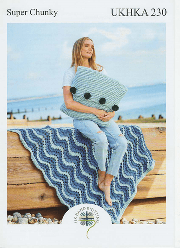 UKHKA Super Chunky Throw and Cushion (UKHKA230)