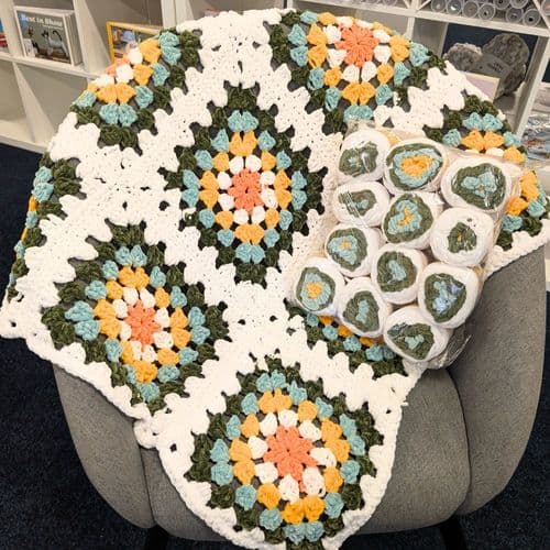 Woolcraft Minis Chunky Chenille Cake Blanket Kit - 12 x 50g Pack - 7 Shades