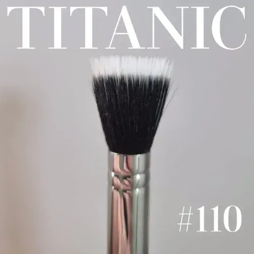 Titanic Brush 110 Large Round Duo Fibre Stipple Brush
