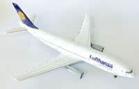 Airbus A300-600R Lufthansa JC WIngs Diecast Collectors Model 1:200 XX2543 D-AIAC