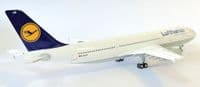 Airbus A300-600R Lufthansa JC WIngs Diecast Collectors Model 1:200 XX2543 D-AIAC