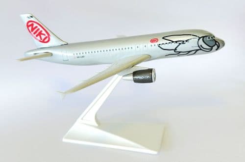 Airbus A319 Fly Nikki Lauda Air Austria Snap Fit Collectors Model Scale 1:200
