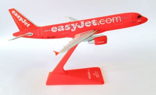 Airbus A320 Easyjet Reverse 200th Aircraft Collectors Model Scale 1:200 G-EZUI