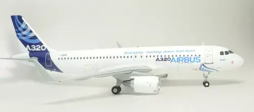 Airbus A320 House / Demo Livery Sharklets Diecast Collectors Model 1:200 XX2637