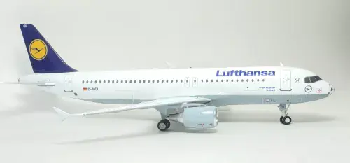Airbus A320 Lufthansa WB Models Diecast Collectors Model 1:200 WB-A320-002