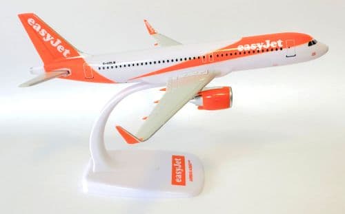 Airbus A320neo Easyjet Snap Fit Collectors Model Scale 1:200 No Box G-UZLM