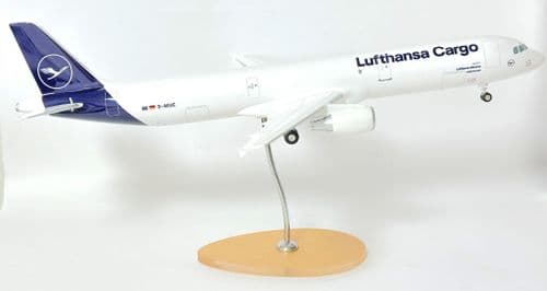 Airbus A321 Lufthansa Cargo Premium Limox Wings Collectors Model Scale 1:100