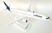 Airbus A321 Lufthansa 'Die Maus' Herpa Snap Fit Collectors Model Scale 1:200