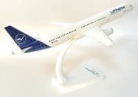 Airbus A321 Lufthansa 'Die Maus' Herpa Snap Fit Collectors Model Scale 1:200