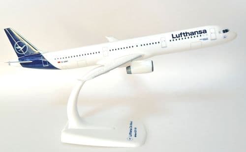 Airbus A321 Lufthansa 'Die Maus' Herpa Snap Fit Collectors Model Scale 1:200