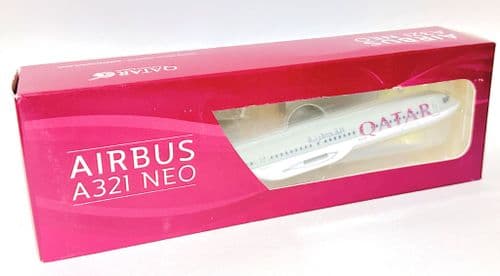 Airbus A321neo Qatar Airways Socatec Snap Fit Collectors Model Scale 1:200