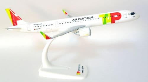 Airbus A321neo TAP Air Portugal Snap Fit Collectors Model Scale 1:200 613835