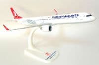 Airbus A321neo Turkish Airlines Herpa Snap Fit Collectors Model Scale 1:200