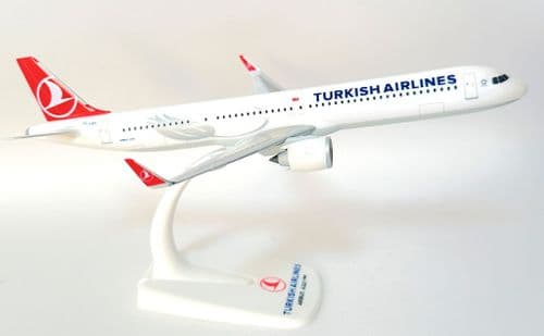 Airbus A321neo Turkish Airlines Herpa Snap Fit Collectors Model Scale 1:200