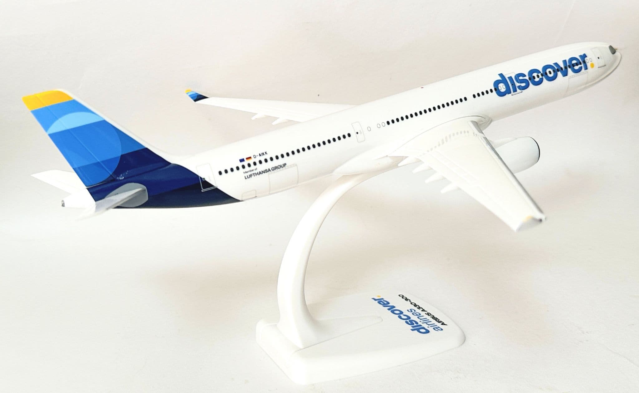 Airbus A330-300 Discover Airlines Herpa Snap Fit Aircraft