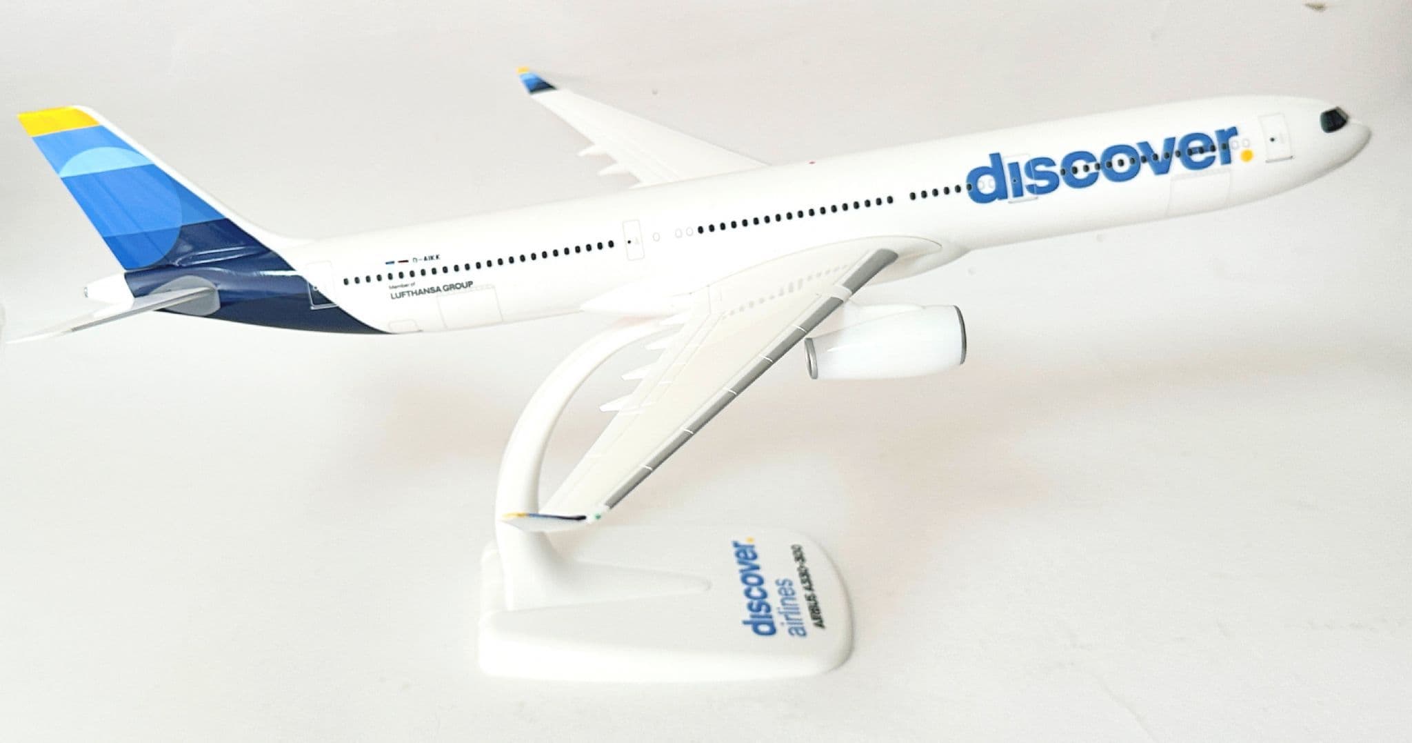 Airbus A330-300 Discover Airlines Herpa Snap Fit Aircraft
