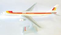 Airbus A330-300 Iberia Spain Hogan Premium Collectors Model 1:200 EC-LUK