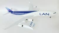 Airbus A340-300 LAN Chile Premium Skymarks Collectors Model Scale 1:200