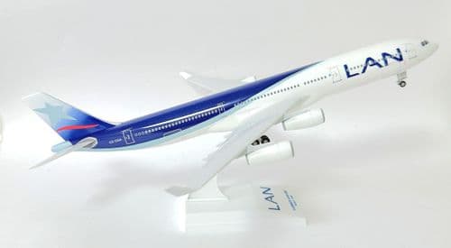 Airbus A340-300 LAN Chile Premium Skymarks Collectors Model Scale 1:200