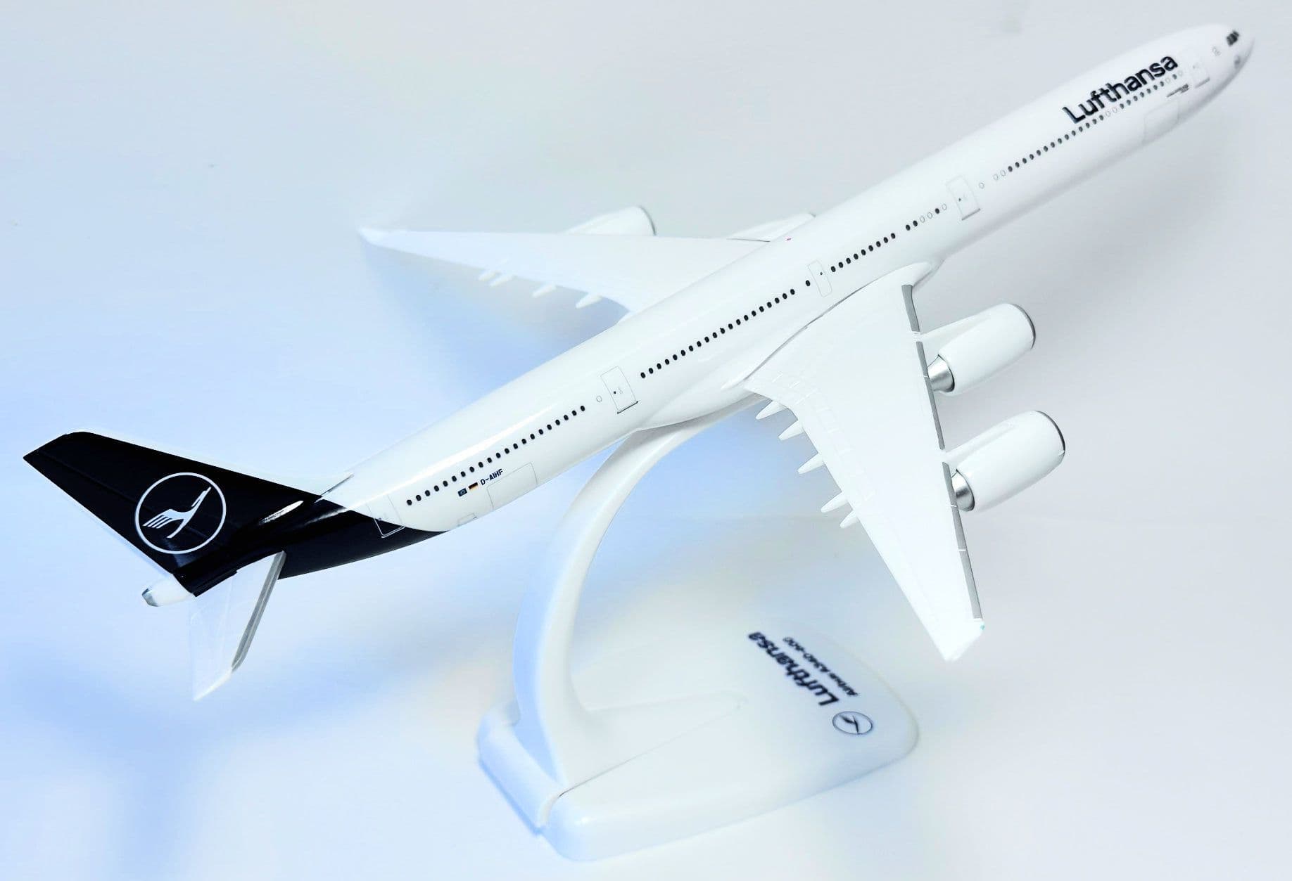 Herpa Snap-Fit Modellflugzeug Swiss International Air Lines Airbus