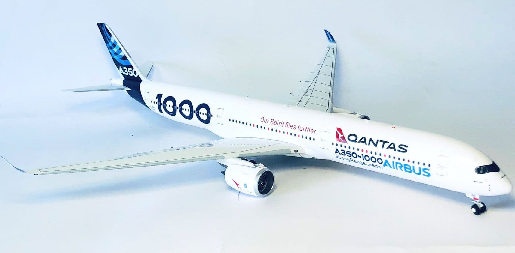 Airbus A350-1000 Demo / QANTAS Inflight 200 Model Scale 1:200 IF35XQF0622 E