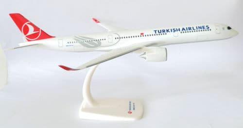 Airbus A350-900 Turkish Airlines Herpa Snap Fit Collectors Model Scale 1:200