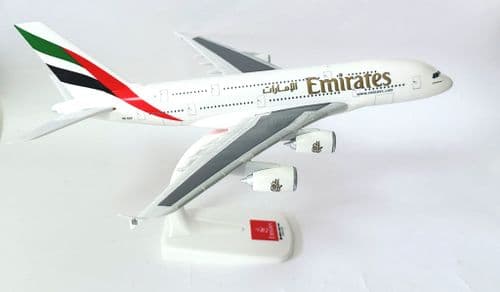 Airbus A380 Emirates Airline Snap Fit Collectors Aircraft Model Scale 1:250