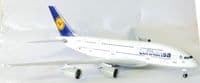 Airbus A380 Lufthansa Risesoon (Skymarks) Premium Collectors Model Scale 1:200