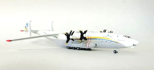 Antonov An-22 Antonov Airlines Herpa Miniature Collectors Model 1:500 532648
