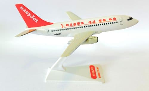 Boeing 737-200 Easyjet Airline Snap Fit Collectors Model Scale 1:200 No Box