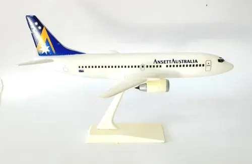 Boeing 737-300 Ansett Australia Nostalgair Snap Fit Collectors Model Scale 1:200